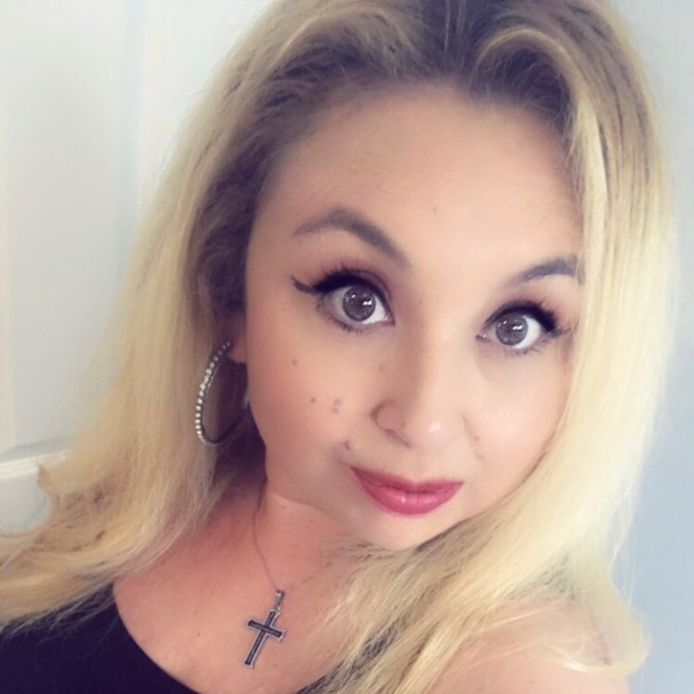 Meet your Posher, Clari